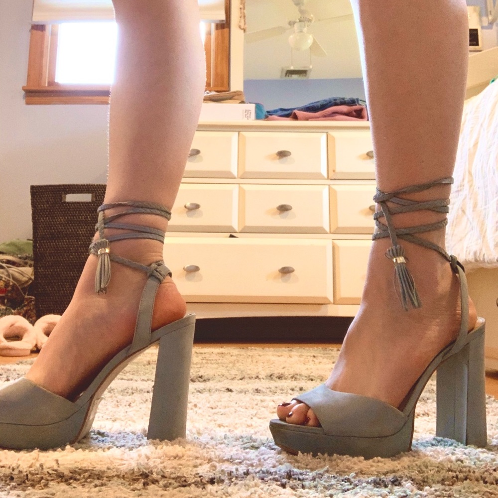 Aldo Chareri Platform Sandal - Picture 8 of 8